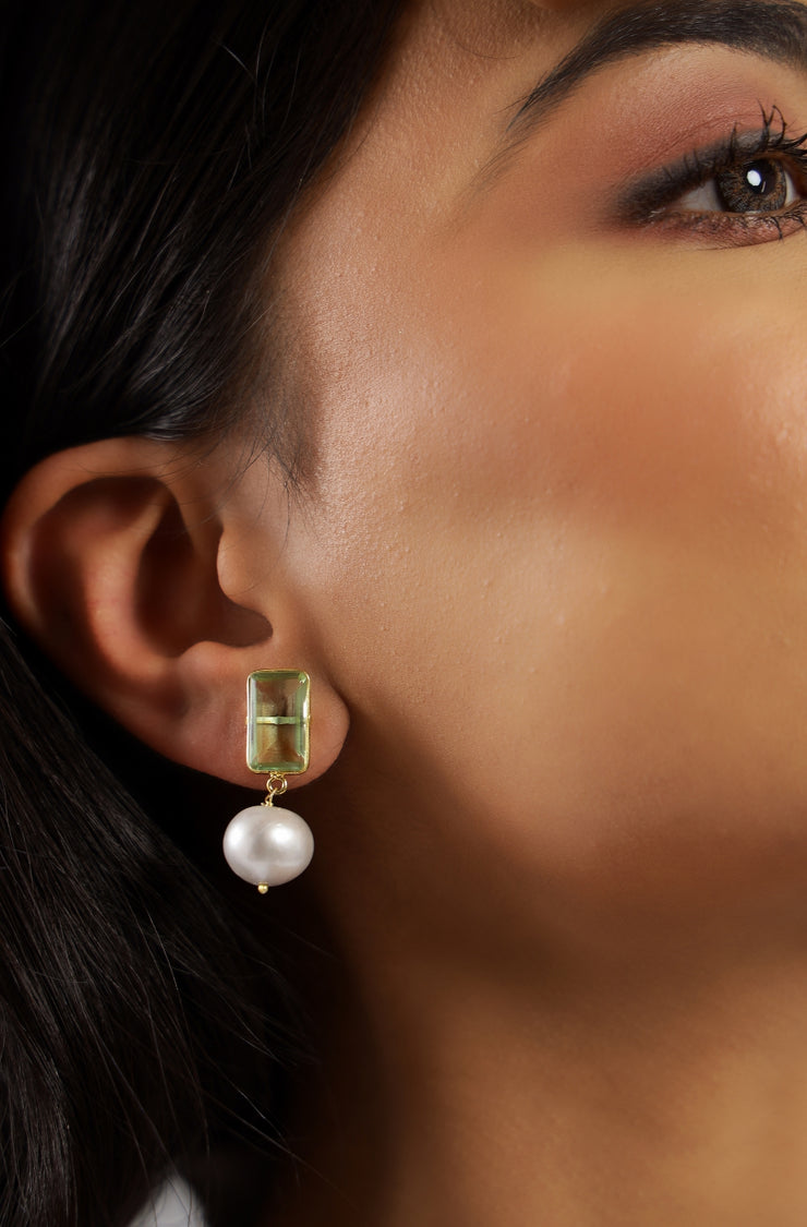 Pure silver with 18k gold plating with pearls and Green Amethyst earring