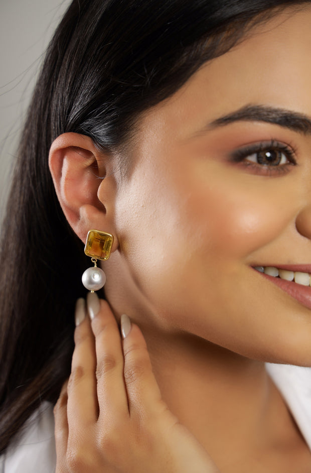 Pure silver with 18k gold plating with pearls and Citrine earring